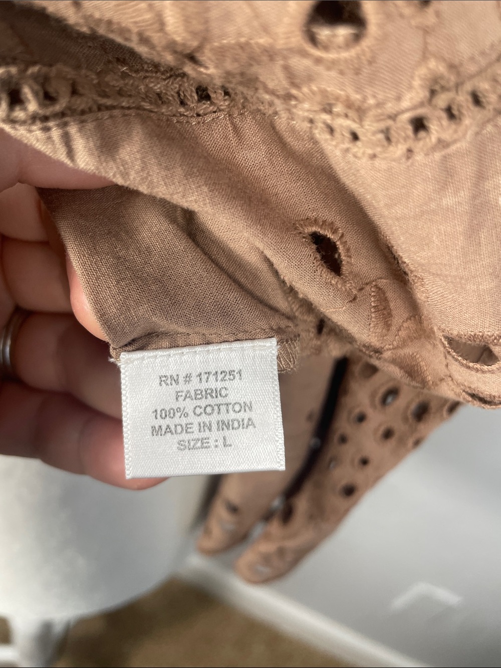 Jennifer & Grace Taupe Brown Eyelet Embroidered Cotton Blouse Size Large - Picture 7 of 10